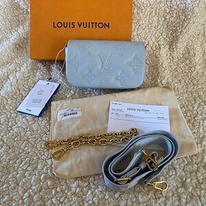 Louis Vuitton wallet on strap bubblegram